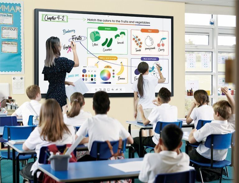 Samsung crea la próxima generación de aprendizaje con la nueva pantalla Flip 85”